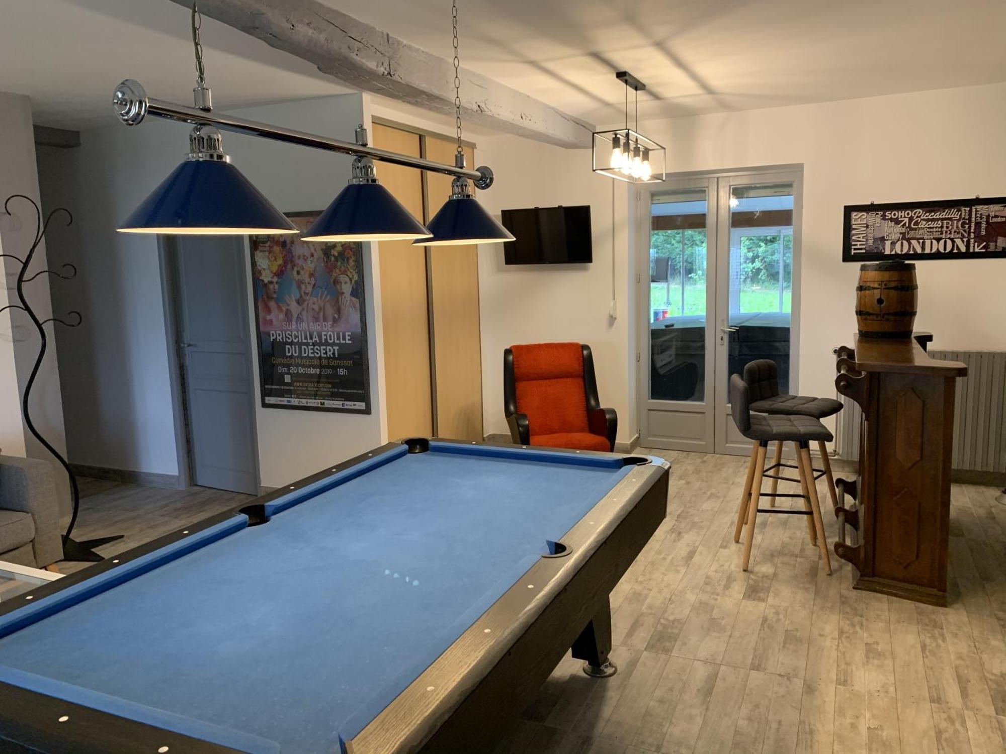 Maison Piscine Et Jacuzzi Saint-Germain-des-Fosses エクステリア 写真