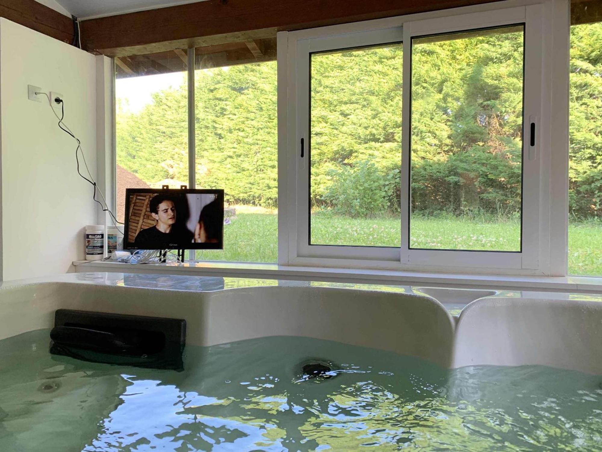 Maison Piscine Et Jacuzzi Saint-Germain-des-Fosses エクステリア 写真