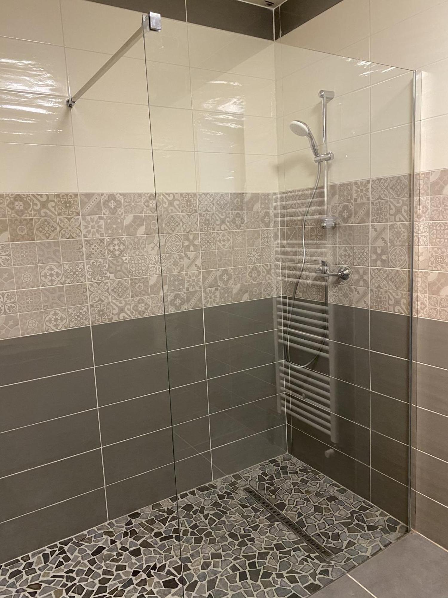 Maison Piscine Et Jacuzzi Saint-Germain-des-Fosses 部屋 写真